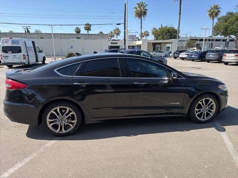 Used 2019 Ford Fusion Titanium FWD image 5