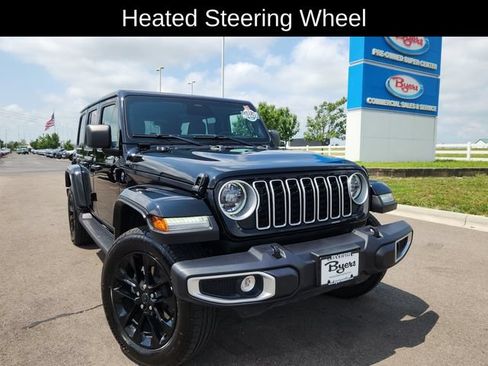 Used 2025 Jeep Wrangler Unlimited Sahara AWD/4WD image 14