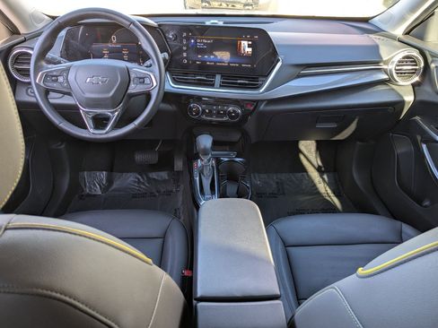 Used 2025 Chevrolet Trax ACTIV w/ Sunroof Package image 32