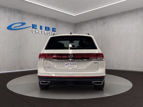 Used 2024 Volkswagen Atlas SE AWD/4WD image 13