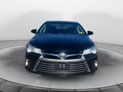 Used 2017 Toyota Camry LE FWD image 2