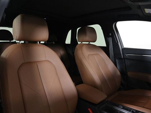 Used 2025 Audi Q3 2.0T Premium w/ Convenience Package image 16