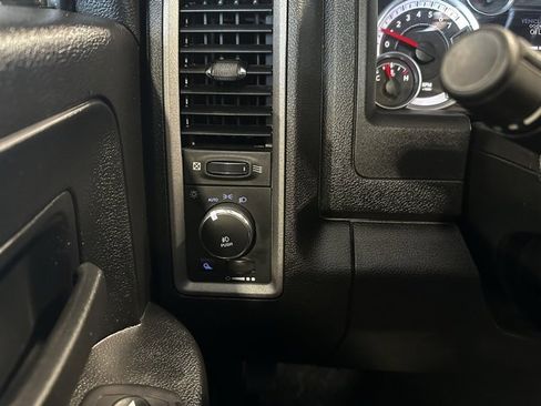 Used 2021 RAM 1500 Express w/ Wheel & Sound Group image 21