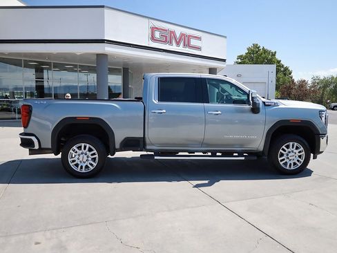 Used 2024 GMC Sierra 2500 SLT w/ SLT Premium Package image 7