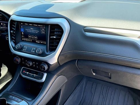 Used 2023 GMC Acadia SLT w/ Preferred Package AWD/4WD image 18