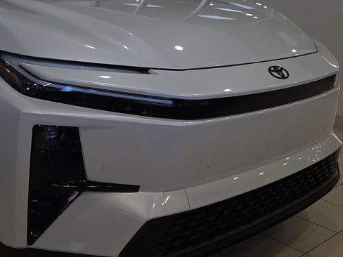 New 2026 Toyota C-HR AWD/4WD image 7