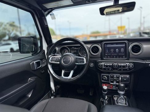 Used 2023 Jeep Wrangler Unlimited Rubicon 4xe w/ Cold Weather Group AWD/4WD image 36