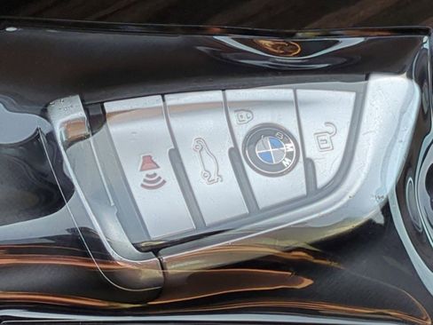 Used 2019 BMW 530e w/ Convenience Package image 35