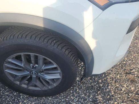 Used 2023 Nissan Rogue S AWD/4WD image 2