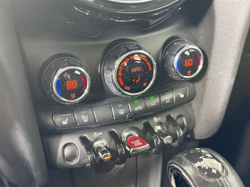 Used 2019 MINI Cooper 4-Door Hardtop image 21