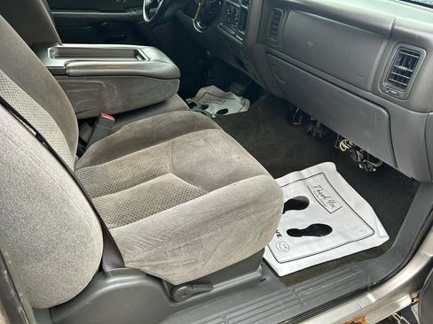 Used 2006 Chevrolet Silverado 1500 LT w/ Light Duty Power Package image 11