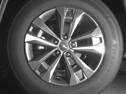 Used 2025 Chevrolet Equinox LT image 14