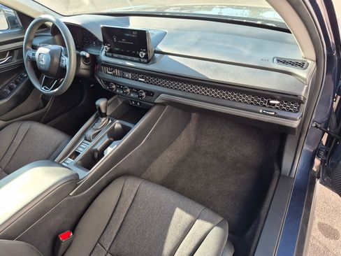 Used 2023 Honda Accord EX image 33