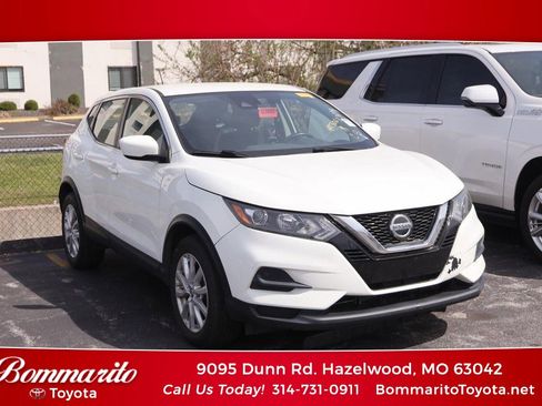 Used 2021 Nissan Rogue Sport S image 1