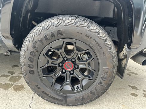 Used 2024 Toyota Tacoma TRD Pro AWD/4WD image 20