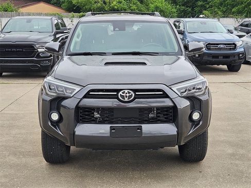 Used 2022 Toyota 4Runner SR5 Premium image 2