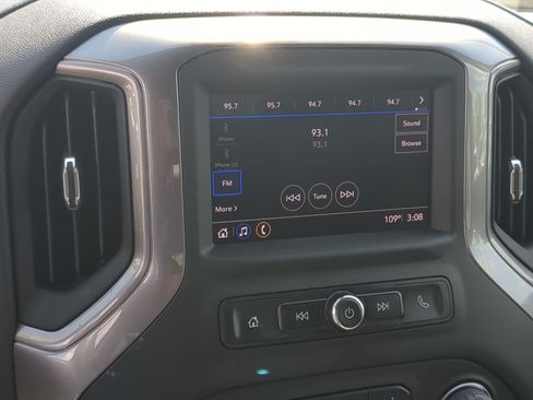 Used 2022 Chevrolet Silverado 1500 W/T w/ WT Value Package AWD/4WD image 15