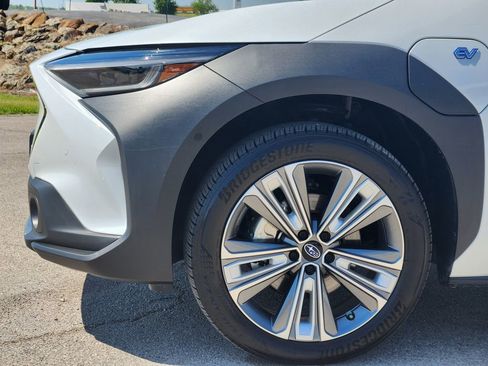 Used 2025 Subaru Solterra AWD/4WD image 9