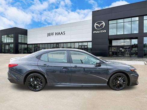 Used 2026 Toyota Camry SE w/ Multimedia Upgrade Package FWD image 5