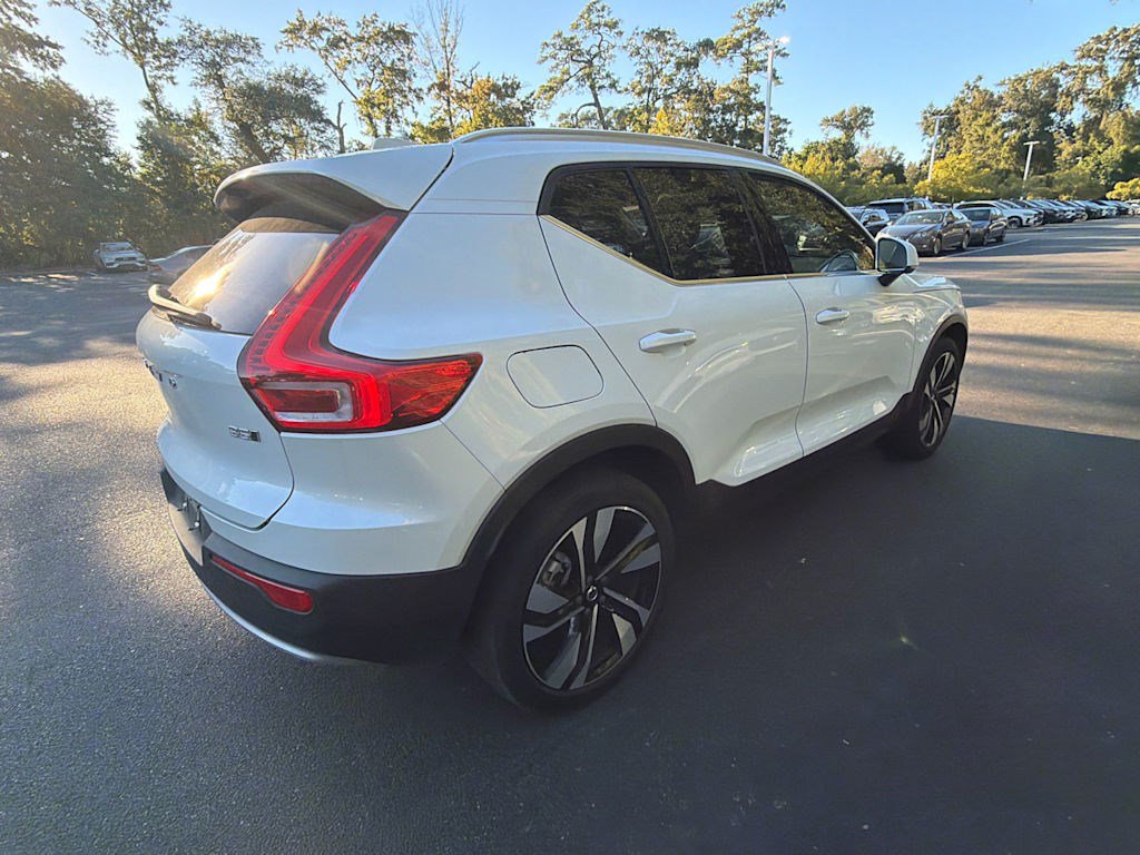 Used 2024 Volvo XC40 B5 Plus w/ Protection Package Premier AWD/4WD image 16