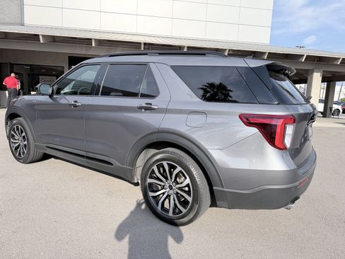Used 2022 Ford Explorer ST-Line RWD image 5
