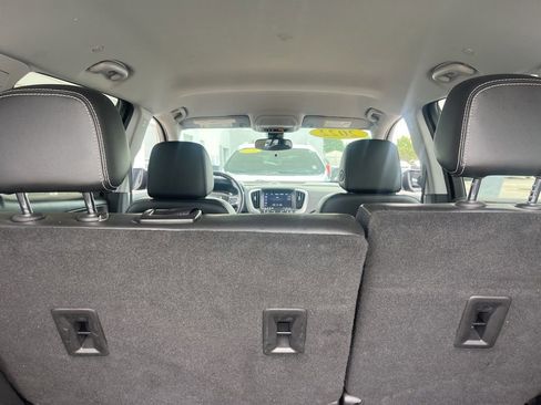 Used 2022 GMC Terrain SLT image 27