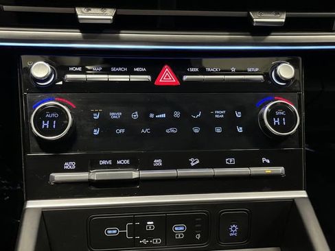 Used 2025 Hyundai Santa Fe Limited image 22