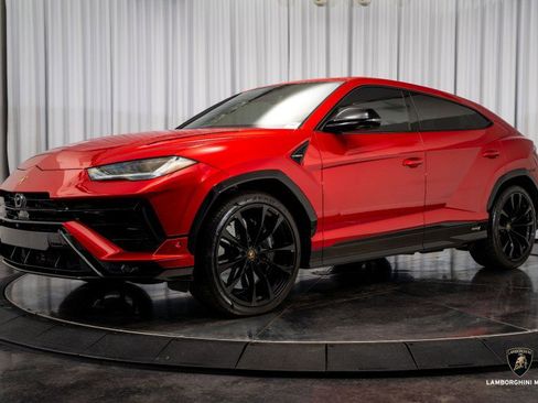 Used 2023 Lamborghini Urus S image 8