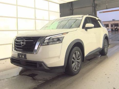 Used 2024 Nissan Pathfinder SV AWD/4WD image 5