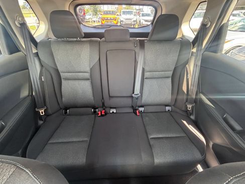 Used 2025 Nissan Rogue SV FWD image 40
