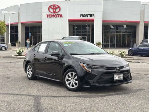 Certified 2025 Toyota Corolla LE FWD image 1