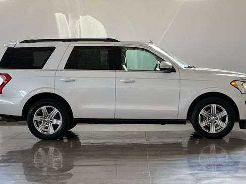 Used 2019 Ford Expedition XLT w/ Equipment Group 202A image 8