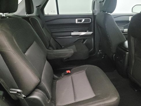 Used 2022 Ford Explorer XLT AWD/4WD image 19