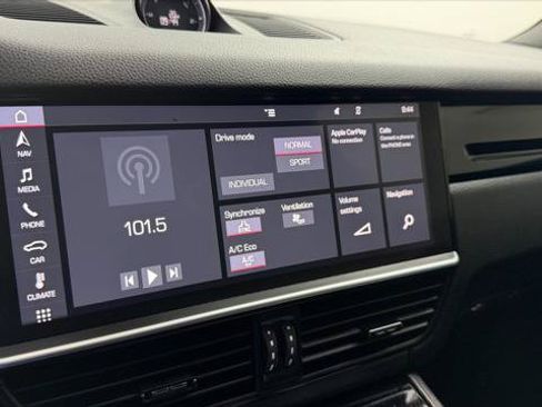 Used 2019 Porsche Cayenne AWD/4WD image 31