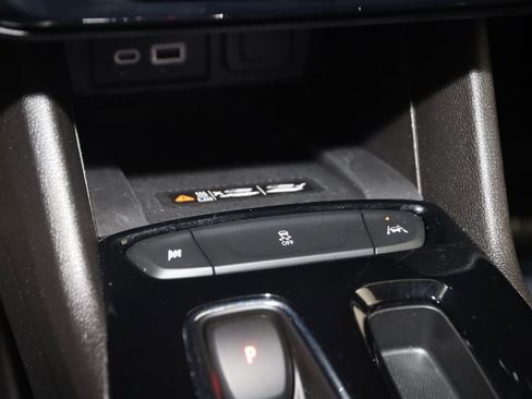 Used 2023 Chevrolet Bolt EUV Premier image 24