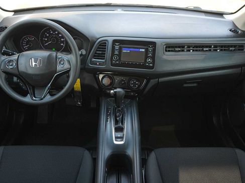 Used 2022 Honda HR-V LX image 10