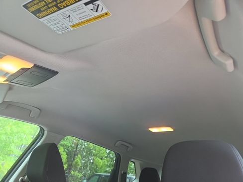 Certified 2025 Nissan Rogue SV FWD image 27