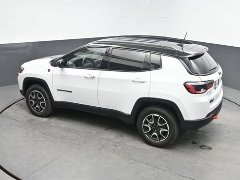 Used 2025 Jeep Compass Trailhawk AWD/4WD image 28