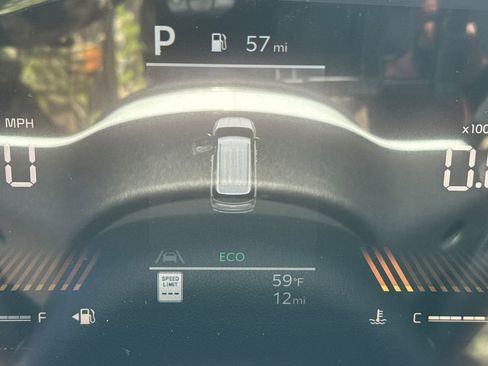 New 2026 Kia Carnival EX image 25