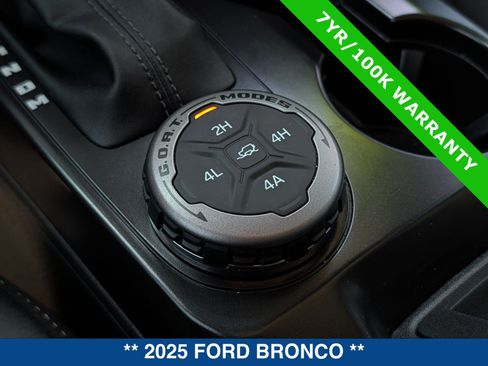 Certified 2025 Ford Bronco Badlands AWD/4WD image 32