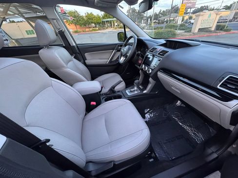 Used 2017 Subaru Forester 2.5i Limited AWD/4WD image 12