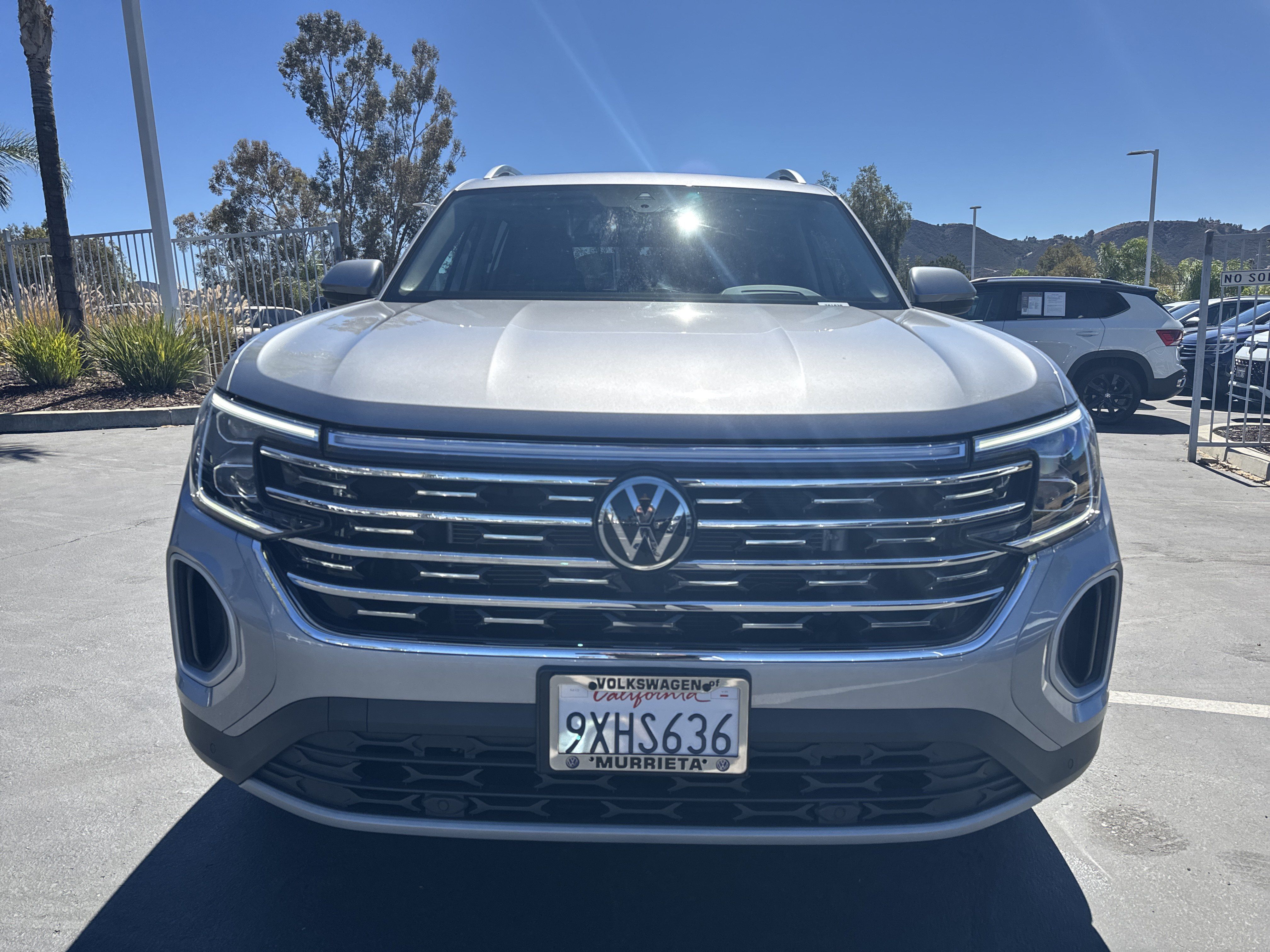 Used 2025 Volkswagen Atlas SEL AWD/4WD image 3