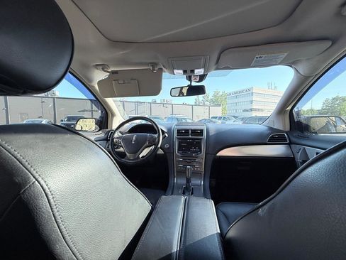 Used 2013 Lincoln MKX FWD image 13