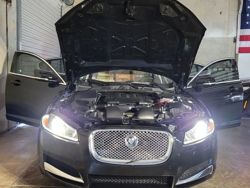 Used 2013 Jaguar XF 3.0 image 12