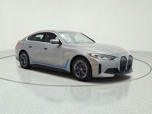 Used 2023 BMW i4 eDrive40 w/ Premium Package RWD image 3
