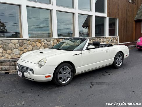 Used 2002 Ford Thunderbird image 10