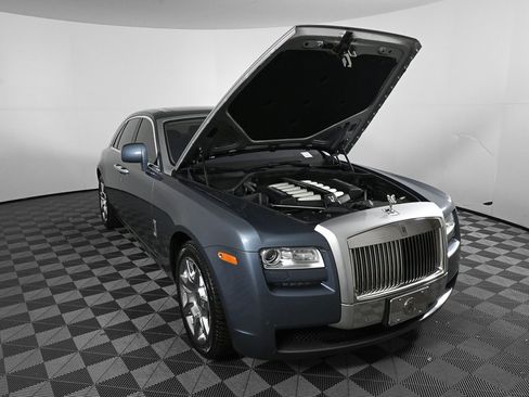 Used 2010 Rolls-Royce Ghost image 32