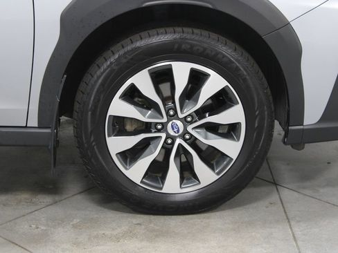 Used 2023 Subaru Outback Limited image 11