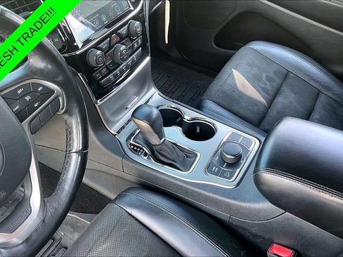 Used 2019 Jeep Grand Cherokee Altitude AWD/4WD image 17