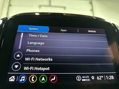 Used 2023 Chevrolet Traverse RS image 34